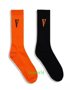 Styledesigner Populära strumpor v Word American High Street Hiphop Socks Print Letters Orange V Letter Print Casual Cotton WH7975446