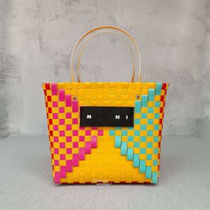 10A handgefertigte gewebte Tasche Frauen Handtasche farbenfrohe gestreifte Strandtasche M 24 Arni Designer -Einkaufstaschen Modes wasserdichte Design -Aufbewahrungstasche