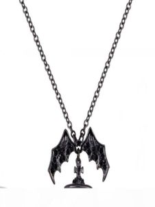 Queen Mother Demon Evil Titanium Black Wings Diamond Saturn Necklace Super Cool Punk Bat6513304