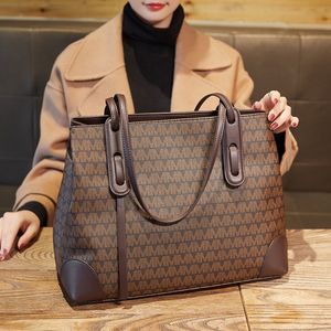 2024 Neue trendige, lässige, vielseitige Instagram-würdige Einkaufstasche, stilvolle einfache echte Lederhandtasche für Frauen, Großkapazität Einschuldtasche