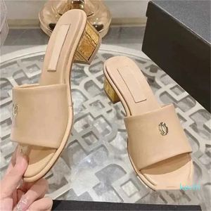 الكعب المكتنز للسيدات تنزلق على Slippers Designer Cloth Slides Mours Outdoor Leisure Shoe Ladies