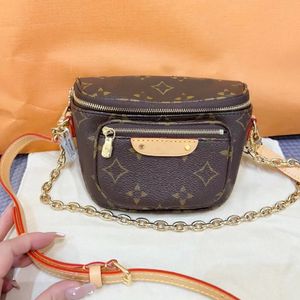 M82335 Mini Bumbag Kemer Göğüs Çantası M82208 Luxurys Kadın Tote Çanta Debriyaj Bel Çantası Erkek Paket Pembe Tasarımcı Pochette Crossbody Çiçek Deri Omuz Çantaları