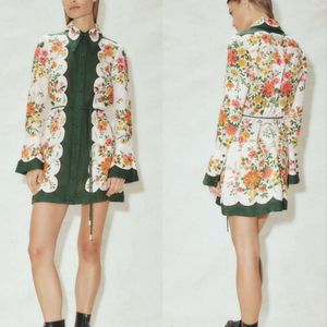 Designer kvinnor klänningar sommarsemester bär grön långärmad miniklänning blommig tryckt med tunna bälte miniklänningar FZ2404035