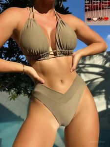 Женские купальники 2024 Sexy Halter Bikini Женщины Mid -талия DP V Neck Shemfit Shout Up Swimwear Beach Носить плавание.