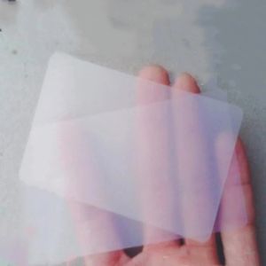 Envelopes 100pcs/lote cartões de visita em branco transparente 0,35 mm PVC Mensagem de plástico fosco de plástico fosco Impressão personalizada de cartão postal