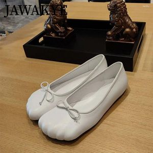 Casual Shoes 2024 Äkta läderklänning Flats Bowtie-Knot Leisure Brand Ballet Ladies Flat Loafers Comfort Mules Individual Woman