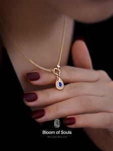 Design av S925 Sterling Silver -halsband för Rongdong - Lapis Lazuli med en premiumkänsla. Kullkedjan är utsökt och fransk stil ny