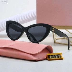 Designer Miui occhiali da sole all'estero Eye Cat Eyes e Womens Street Foto Classic Trend Travel Fashion occhiali