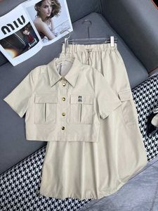 top Two Piece Dress designer miu New set of short shirts+skirt with embroidered letters and pockets for decoration exuding a youthful charm SGI1