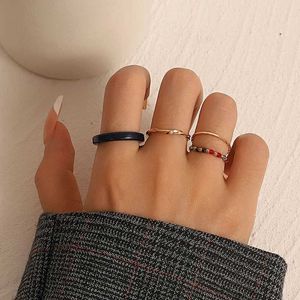 2st bröllopsringar 4st kvinnor ring sommarkristall pärlstav vintage ringar set nya koreanska kvinnliga smycken temperament tillbehör söt estetisk gåva