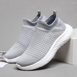 Casual skor andas klassiska man sneakers utomhus ljus bekväma mesh män