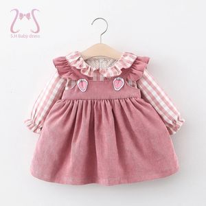 Vestiti per ragazze vestito a quadri fragola per bambini autunnali da 0 a 3 anni 240403