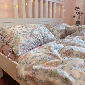 Bedding Sets Vintage Floral Cotton Four-Piece Set Skin-Friendly Texture Pattern Printing Quilt Cover Fitted Sheet