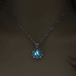 Pendant Necklaces Luminous Glowing In The Dark Moon Lotus Flower Shaped Pendant Necklace For Women Yoga Prayer Buddhism Jewelry