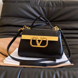 El çantası tasarımcısı 5a trend klasik stil kentsel zarif küçük çanta kadın yeni üst düzey moda tatlı bir omuz el tipi moda crossbody