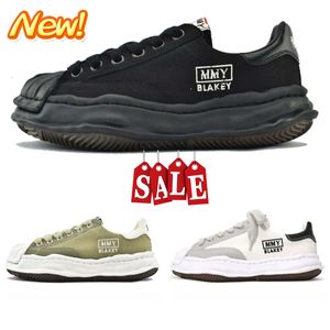 2024 Designer New Lace Up fashion Casual Shoes Outdoor men's men's and women casual shoes black white Wear-resistant sports shoes