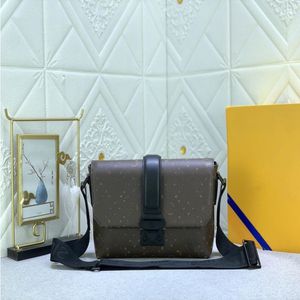 Men Fashion Casual Designe Luxury S Cape Bag Messenger Bag Crossbody Handbag Tote Shoulder Bag TOP Mirror Quality M46794 M23741 Purse Pouch