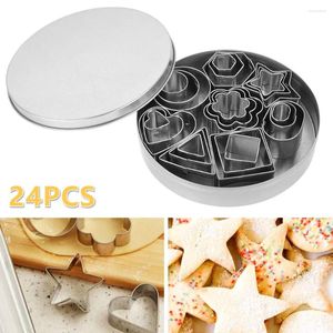 Moldes de cozimento 24pcs/caixa de aço inoxidável açúcar de biscoito de biscoito com gravador de biscoitos de biscoito de biscoito de bolo de fontes de bolo de fontes de molde decoração de pastelaria