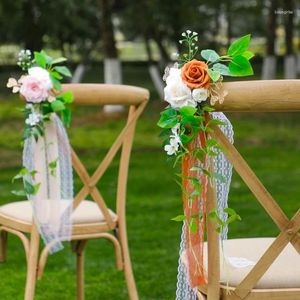 Dekoracyjne kwiaty Yan Spring Wedding Decoration Białe różowe krzesło róży kwiat na wiejską ceremonię Przyjęcie zewnętrzne wystrój
