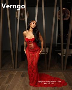 파티 드레스 VERNGO RED LACE PROM GOWNS 여성용 섹시한 메마디 형식 행사 우아한 저녁을위한 연인 업 드레스