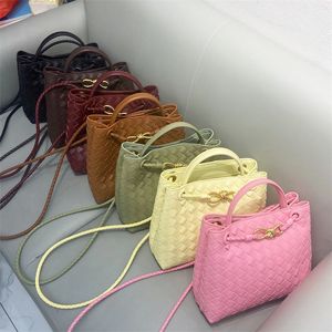 Andiamo Bags B Família Família de 8 linhas Designer de sacola de tricô Bolsa de fivela de fivela de gelo feminino Bolsa de bolsa de ombro grande compra Bolsa Bolsa Bolsa