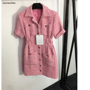 23SS Summer Dresses Women Dress Womens Designer Clothing Girl Style Single Breasted Tweed Lapel midja Kort ärmklänning Högkvalitativ kvinnors kläder 03 april