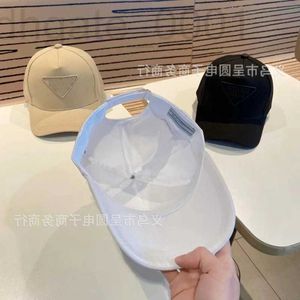 Ball Caps Designer 2024 Versione coreana Cap da baseball Baseball's Fashion Triangle Letter P ricamato Duckbill Cap Street Street Minimalist Sun Protection Hat Batch NM4f NM4F