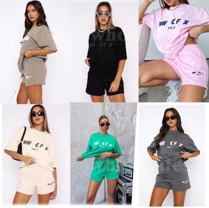 Designer T-Shirts Neue Kurzärmel-Shorts Set für Sommer-Mode-Sport-Shirt-Hals-Schriftzug Logo Druck T-Shirt Frau Kurzärärmelte Pullover Shorts Set von zwei