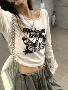 Seksowne plisowane koszulki z grunge femme szczupły dopasowanie estetyczne litera estetyczna wydruku z długim rękawem top kobiety moda moda mate t-shirt 240318