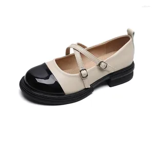 Casual Shoes 2024 Spring Women's Single Fashion Korean Läder utomhus Mid-heel Loafers Student and Office Wear 34-43