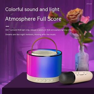 Mikrofoner K52 trådlöst bärbara Bluetooth-högtalare multifunktion med 1-2 mikrofon RGB musikspelare karaoke maskin för barnhem gåva