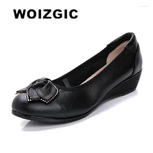 カジュアルシューズWoizgic Women Mother Old Flats Loafers COW本物の革豚のゴムスエードスリップスリップ34-43 HC-1017