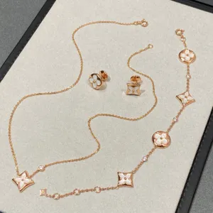 Collana designer di lusso Orecchini set di gioielli set da donna in oro 18K Collane a ciondolo Collane Orenatura Bracciale Orenazione Donne Gioielli da sposa Valentino Regalo da giorno con scatola