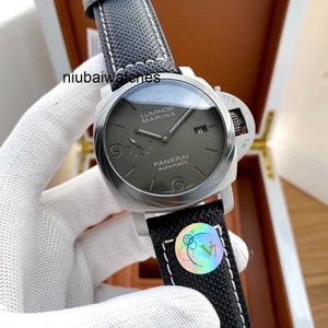 För lyxklockor MESKA MEKANISKA WATCH Automatisk safirspegel 47mm 13mm Importerad Cowhide Watchband Brand Italy Sport P200