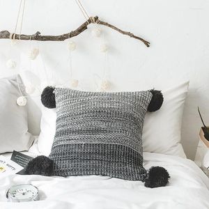 Yastık 2024 Ponpom topu dekor ile siyah pembe kapaklar dekoratif atış yastık kılıfları cojines ev tekstil almofada kapak çantası