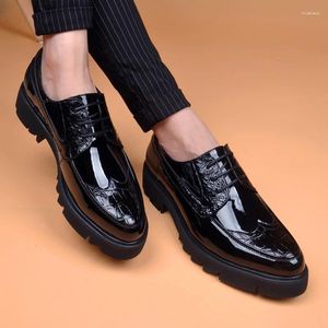 Sapatos casuais masculinos de moda de moda de couro oxfords derby sapato de festa boate vestido designer plataforma calçados zapatos mans