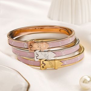 Pulseira de carta clássica Designs de 19 opções elegantes para femininos Festas de aniversário de Bracelets de braceletes e acessórios de luxo da elegância diária
