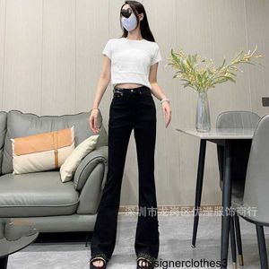 Designerin South Oil High End Frauen CH2024 Neues Bandbrief hoher Taille Gerade Röhrchen Mikrohorn Schwarze Jeans x0oj