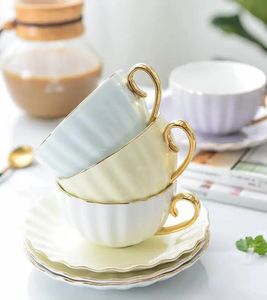 Pink Cute Creative Porcelain Cup e Saucer Ceramics Cups Set da tè semplice Design Modern Home Flower Red Tazza 240329