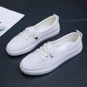 Stövlar 2022 Låg plattform Sneakers Kvinnor Kvinna Pu Leather Walking Sneakers Loafers White Plat Slip On Vulcanize Casual Shoes