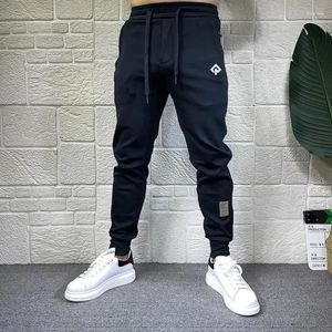 Pantaloni da uomo abbigliamento da golf 2024 abiti sportivi primaverili elastico abbigliamento slim traspirante