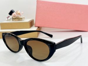 Óculos de sol para mulheres para verão Popular designer de moda de 20ws Estilo elegante estilo ao ar livre UV400 Anti-Ultraviolet Retro Plate Acetato Oval Copos Full Full Comges Caixa aleatória