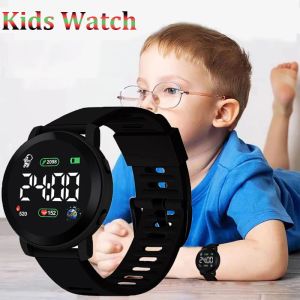 Dzieci oglądają Spaceman Sports Led Digital Watches Silikon Waterproof Electronic Streywatch For Children Boys Prezenty