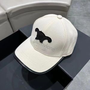 2024 Buchstaben Stickerei Baseball Cap Mode Männer- und Frauenreisen gebogene Rand Entenzunge Cap Outdoor Freizeit Sonnenschild Hat Ball Caps Casquette Womens