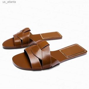 Pantofole traf sandali piatti per interni per il tempo libero 2024 Summer Casual Brown Women Cross Cross Crovers Calcini Tasco Tasco Tasco per H240403A644