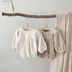 ROMPERS 8427 Baby Kleidung Plüsch Blasenhülle BodySuit Frühling Herbst Heiße Verkauf Mädchen warm Kletterkleidung Spitzenkragen ein Stück Kleidung L240402