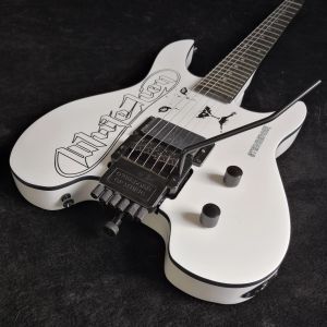 Gitarrhuvudlös elektrisk gitarr vit färg fast kropp quiltad lönnfanérgitarr, gratis frakt
