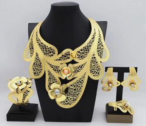 Halsband örhängen set kvinnor smycken guldpläterad brasilien stil ren koppar handgjorda ihåliga omgivningar enkel blomma