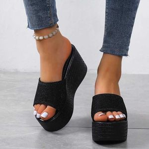 Slippers 2023 Summer New Womens Slippers Wedge Platform Praia Flip Trend Heels High Shoes Womens Pump Slide grossa J240402