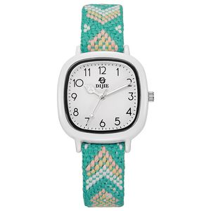 Män tittar på lyxmode casual läderbälte enkla klockor Ny kvinnors titta på damer Small Dial Quartz Ladies Wristwatches modeklockor